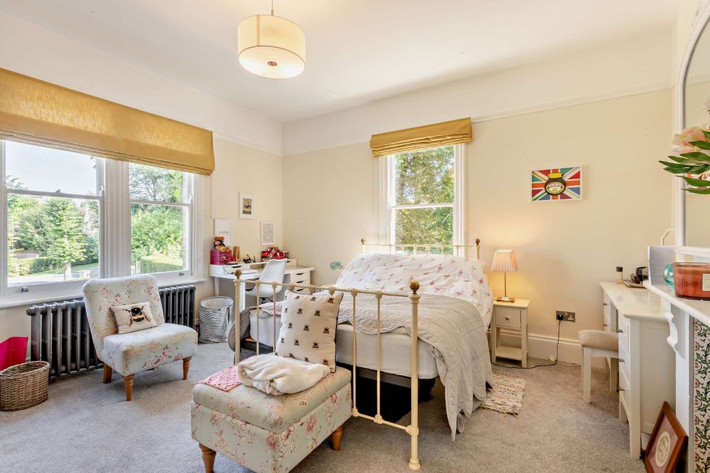 Additional image 20 of 5 bed detached house for saleWoodlands Road, Great Shelford, Cambridge, Cambridgeshire CB22