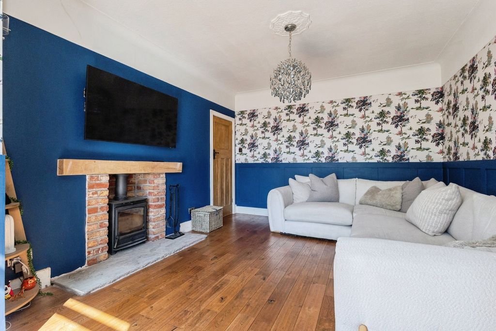 Property photo 3 of 20 Living Room