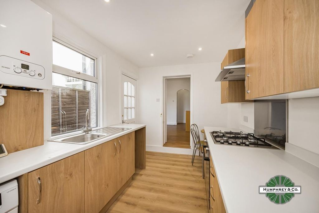 Property photo 2 of 13 Aubrey Road -009.Jpg