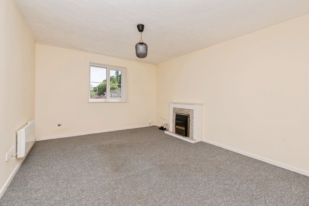 Property photo 3 of 20 Pbox-Img.Jpg