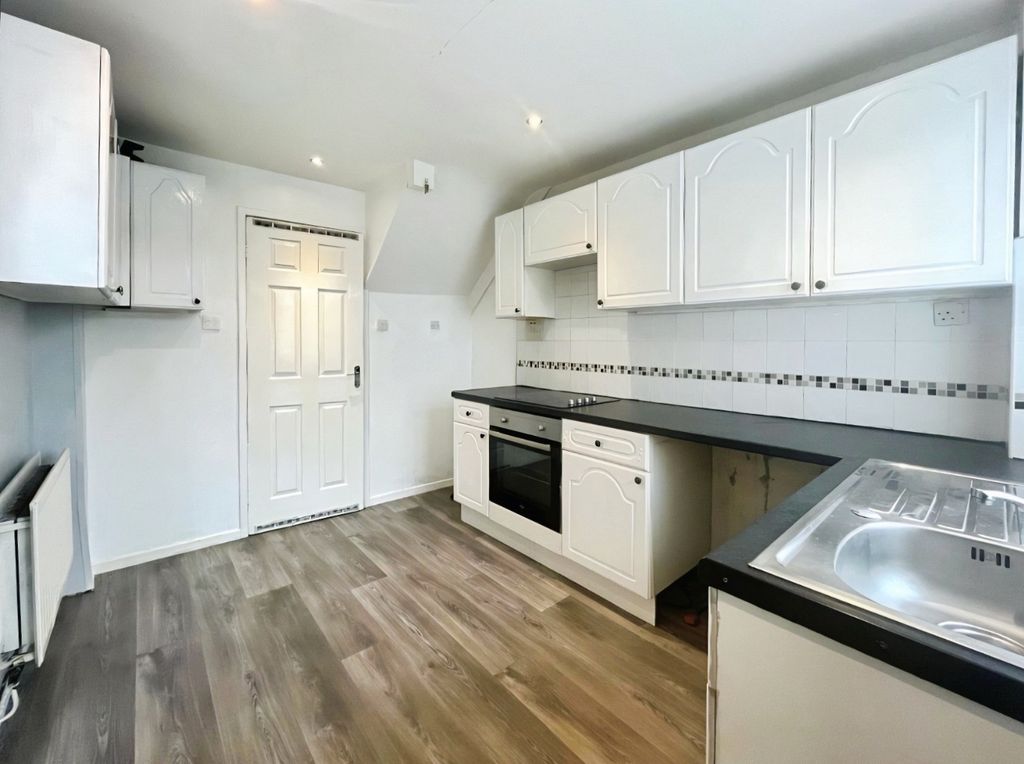 Property photo 1 of 13 4647830