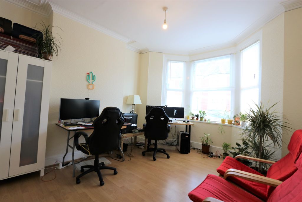 Property photo 3 of 12