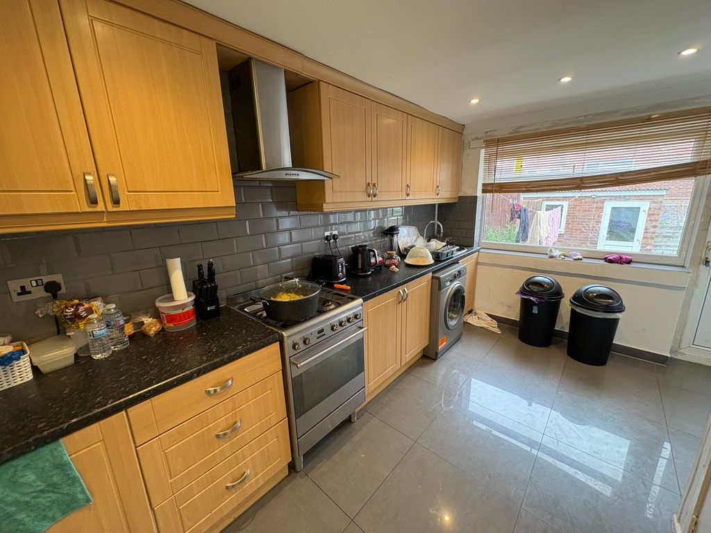 Property photo 2 of 12 Image