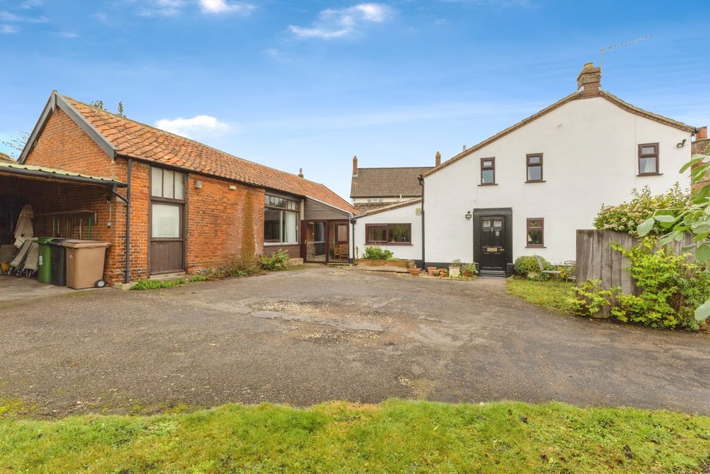 Property photo 1 of 19 Front