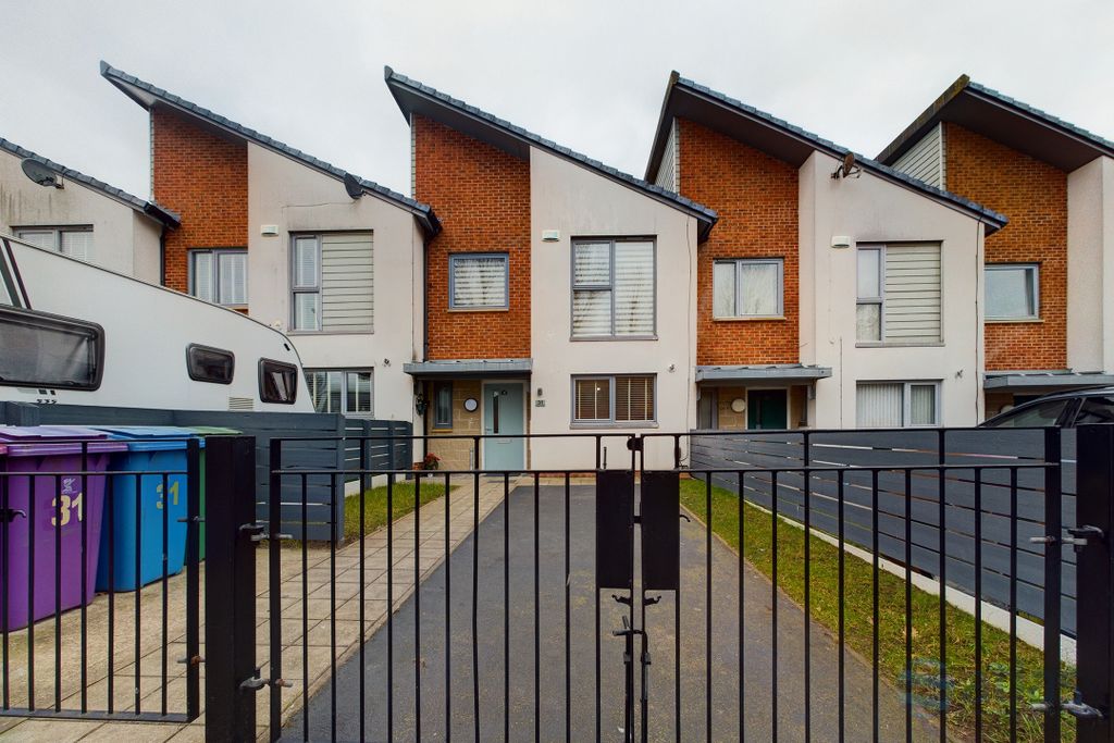 Property photo 1 of 18 External Front