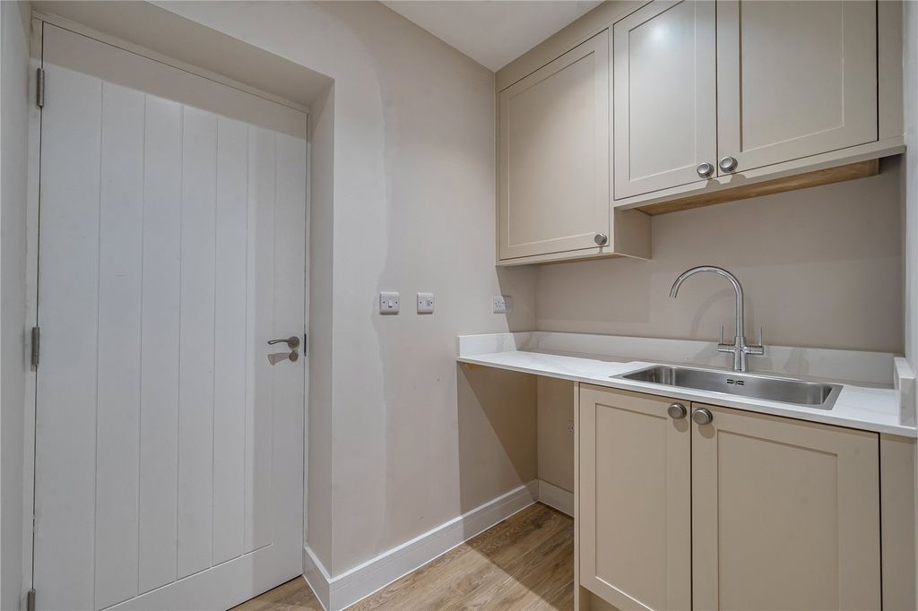 Property photo 3 of 9 Utility Room