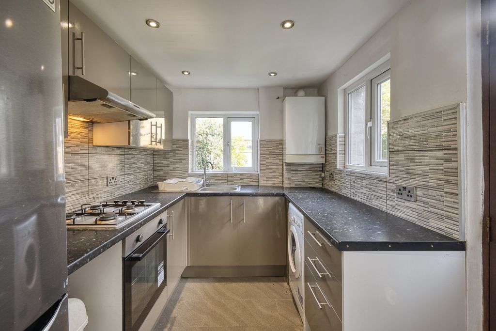 Property photo 3 of 10 Picture 3