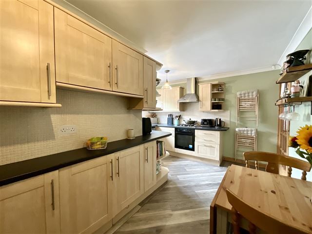 Property photo 2 of 16 Kitchen
