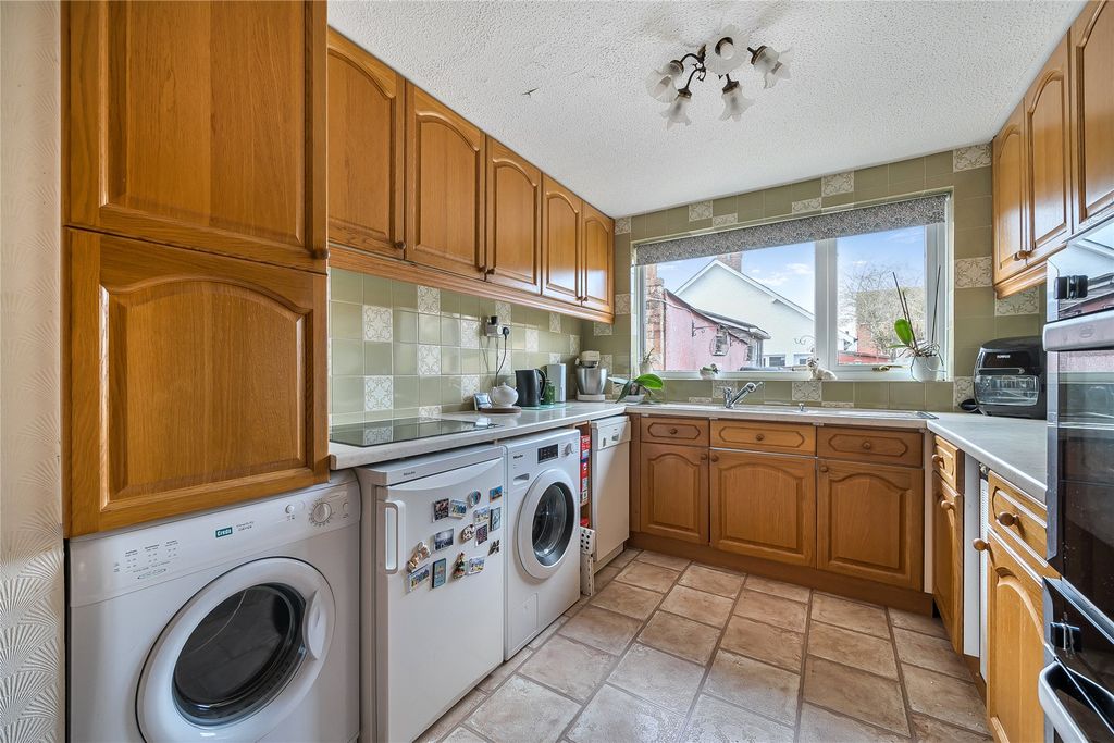 Property photo 3 of 16 Picture No. 10