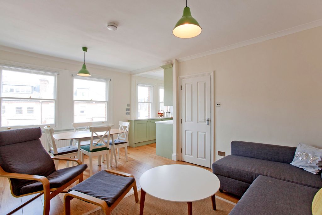 Property photo 1 of 8 Reception Furnished