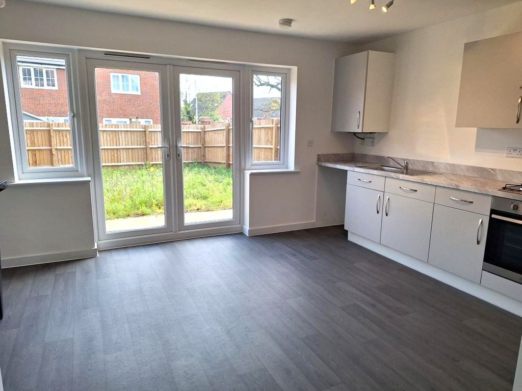 Property photo 3 of 7 Kitchen Diner