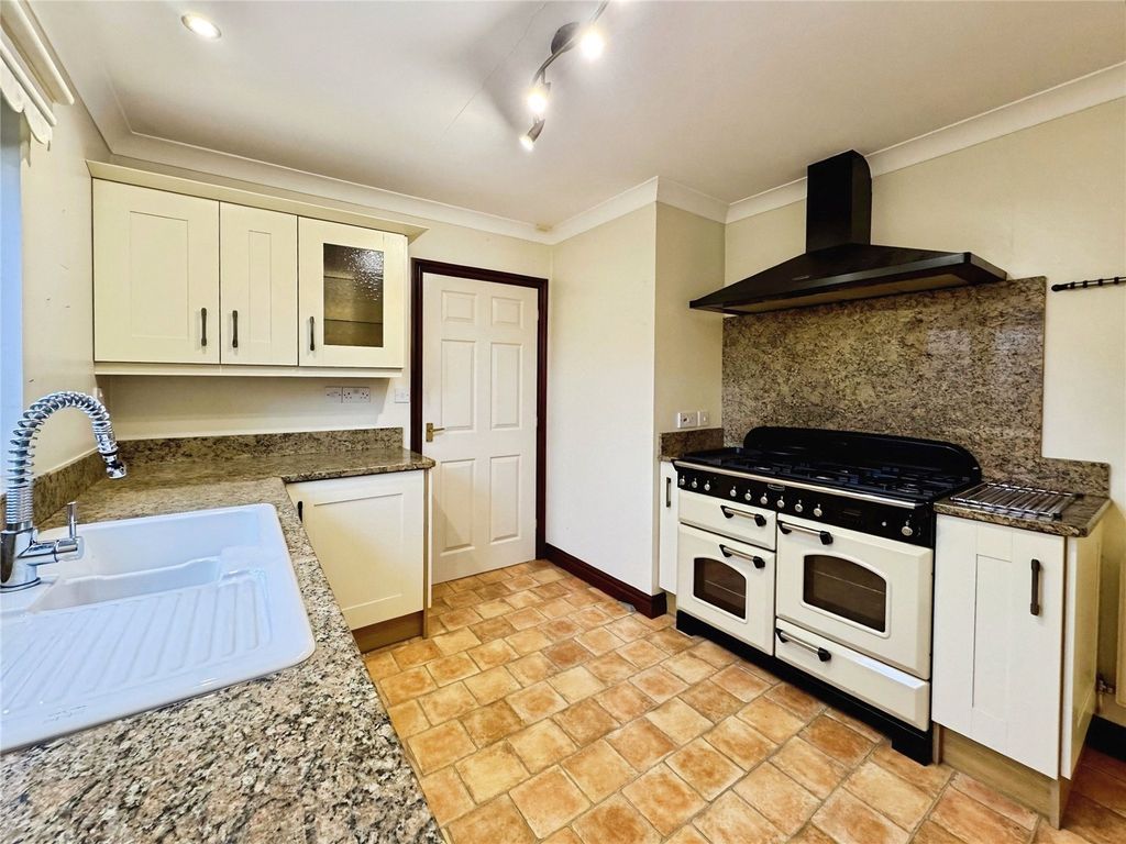 Property photo 2 of 19 Kitchen