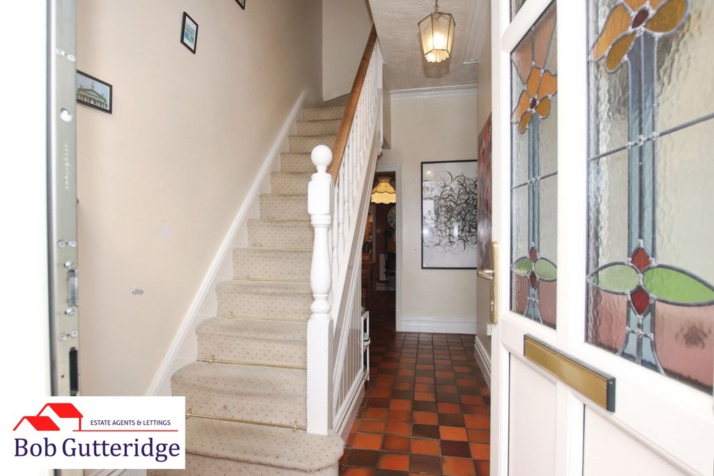 Property photo 2 of 33 Entrance Hallway