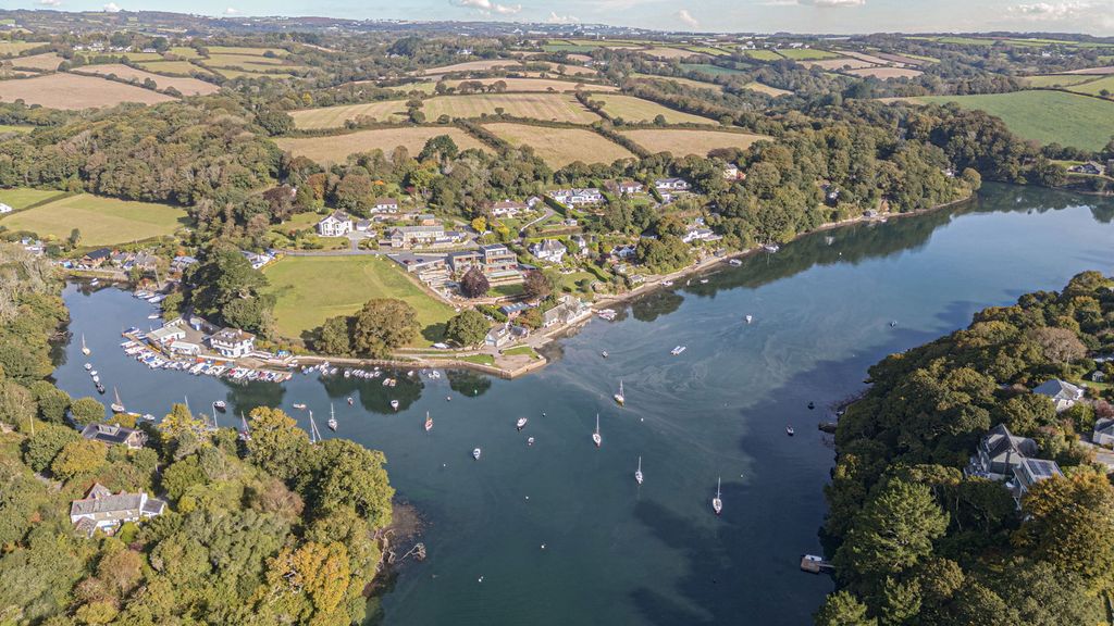 Property photo 3 of 14