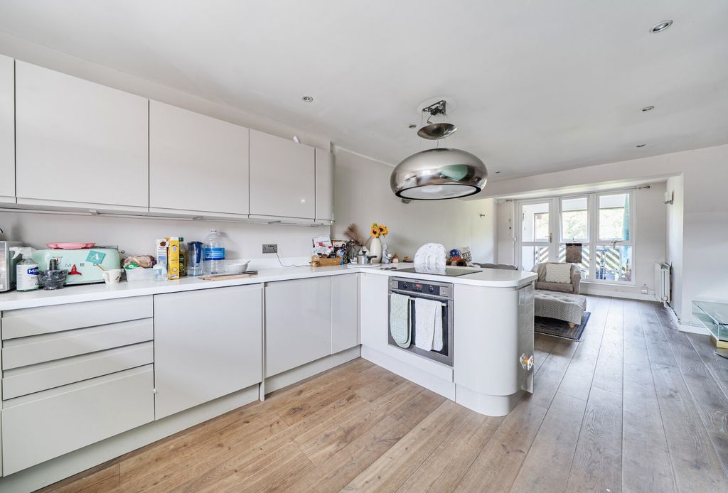 Property photo 3 of 12 1497982-6-6A61E7d...