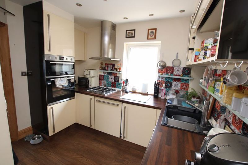 Property photo 3 of 16 Kitchen Photo 2