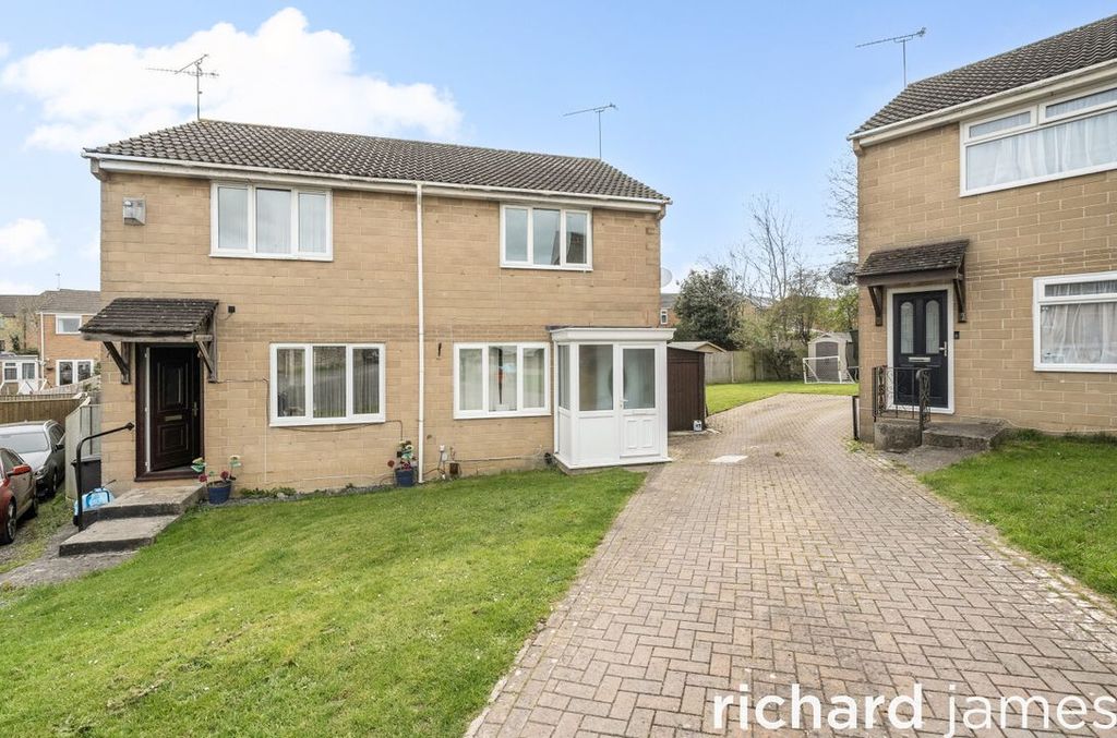 Property photo 1 of 11 F58319B2De9E486F9F7B954Bf7Ff12E1