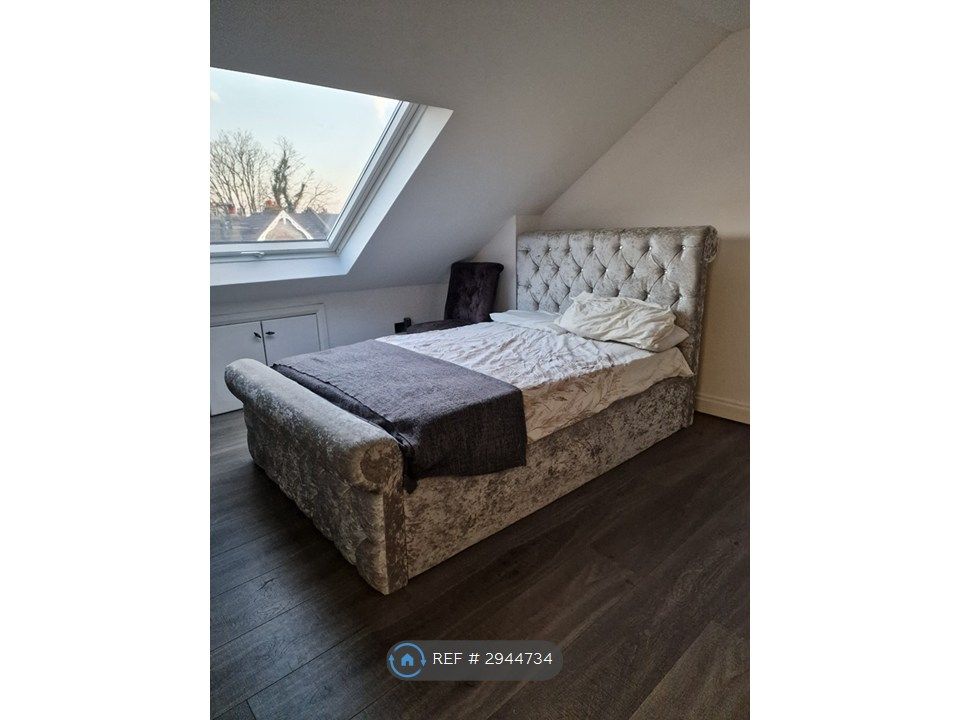 Property photo 1 of 32
