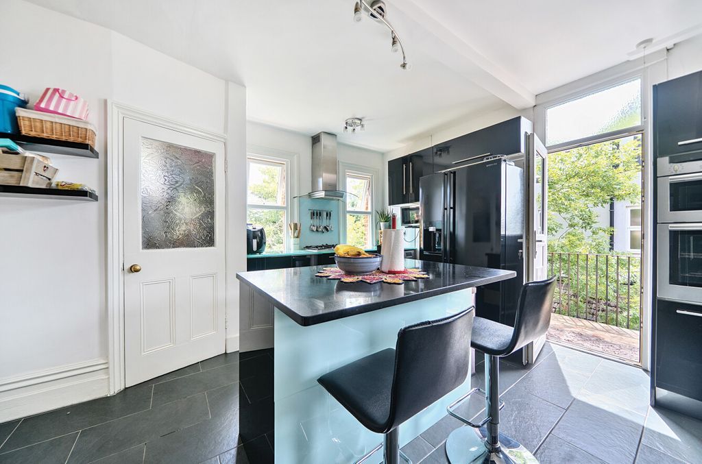 Property photo 2 of 11 1315035-13-685B91...