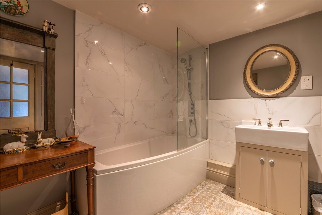 Additional image 16 of 5 bed terraced house for saleHigh Street, Hungerford, Berkshire RG17