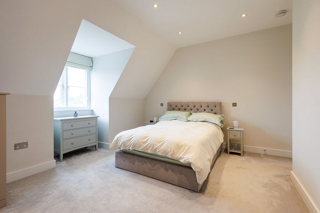 Additional image 9 of 3 bed flat for saleEpsom Road, Guildford, Surrey GU1