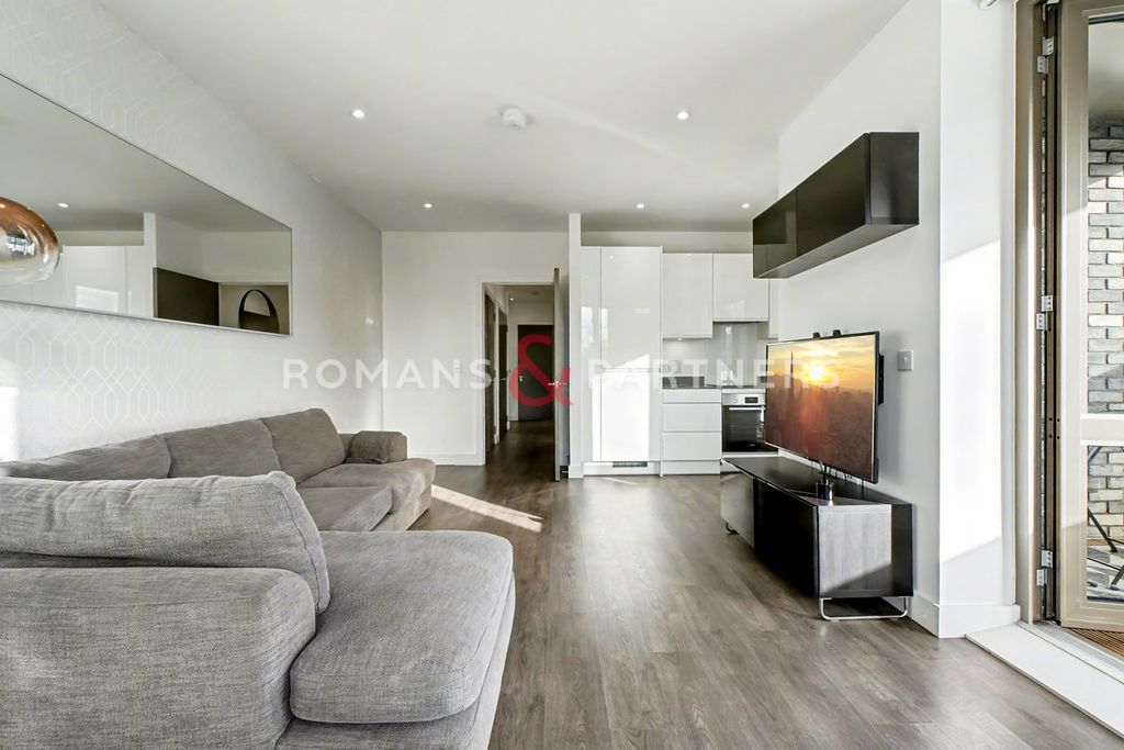 Property photo 3 of 12