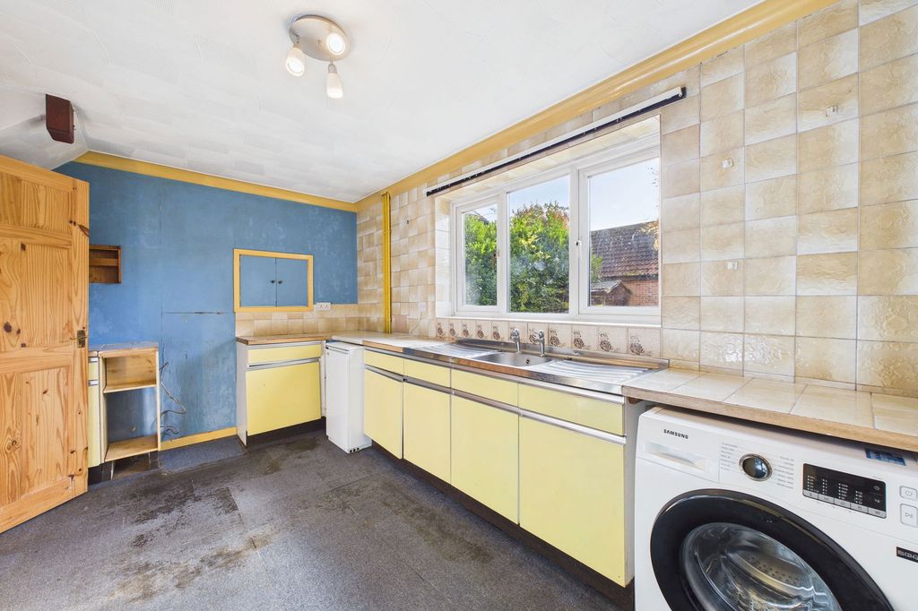 Property photo 3 of 21