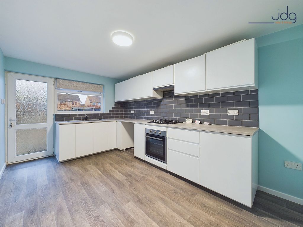 Property photo 3 of 7 Spacious Kitchen