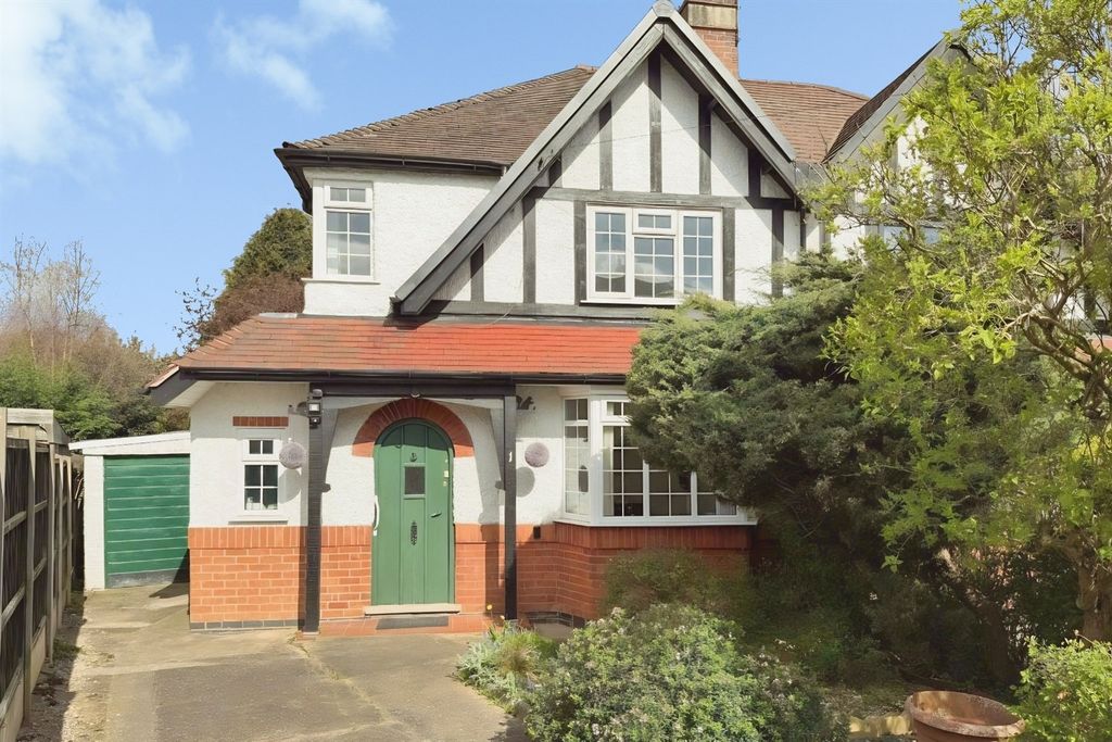 Property photo 1 of 37 (Main)