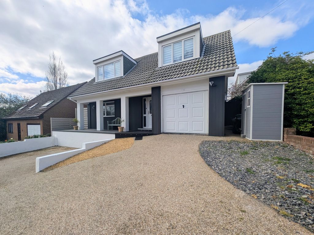 Property photo 1 of 28