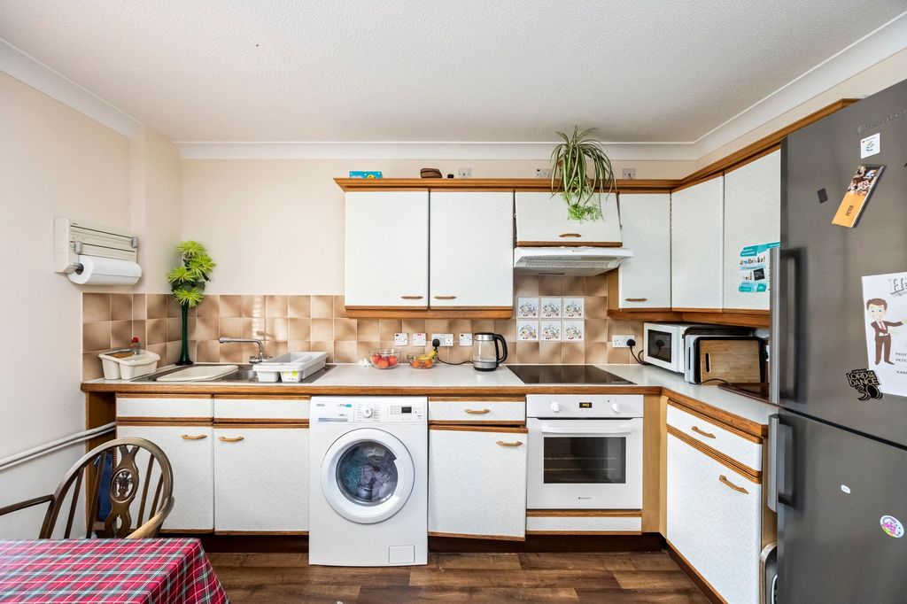 Property photo 2 of 16