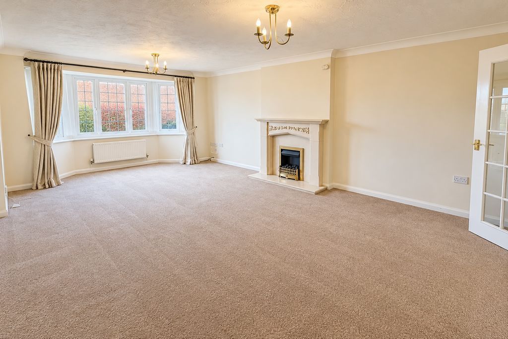 Property photo 3 of 16 Living Room