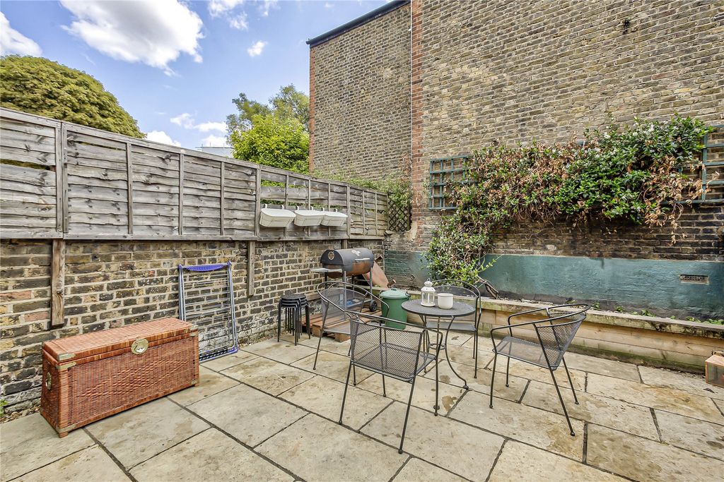 Property photo 2 of 18 Picture No. 21