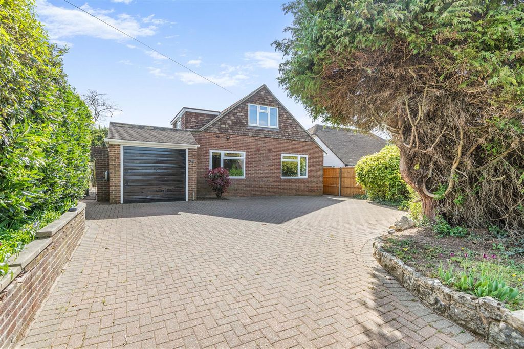 Property photo 1 of 19 Front External