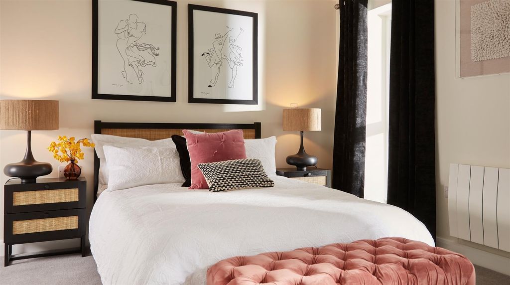 Property photo 3 of 14 2 Bed En-Suite Op - 21, 39, 56_Page_5.Jpg