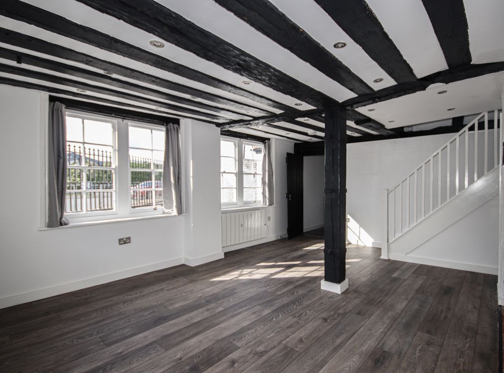 Property photo 1 of 12 Newly Refurbished 2 Bed Terraced House