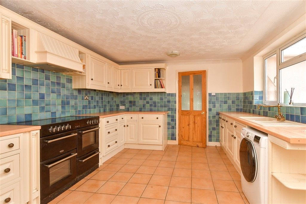 Property photo 2 of 16 Kitchen