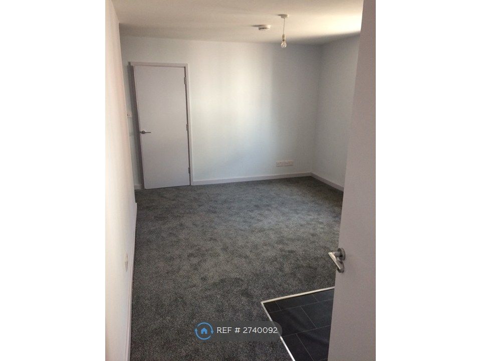 Property photo 3 of 5 Main Room