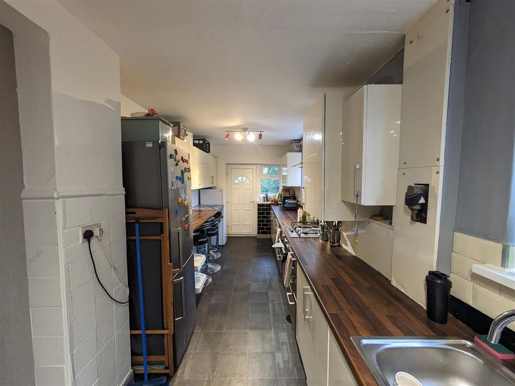 Property photo 2 of 15 Kitchen