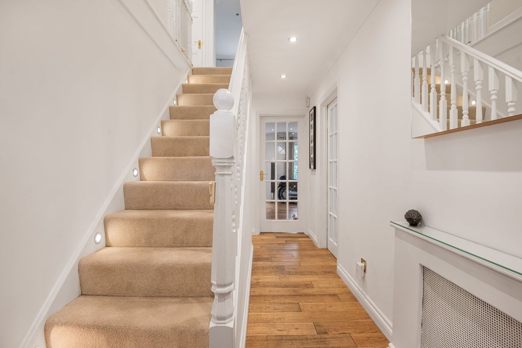 Property photo 2 of 30 Picture No. 02