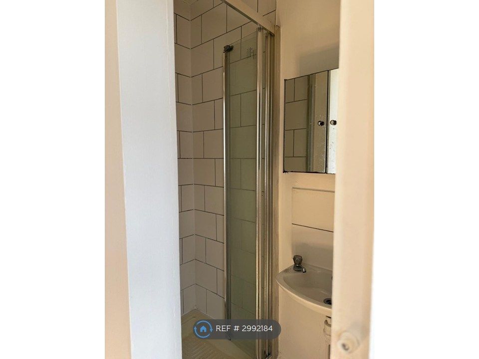 Property photo 3 of 4 Bathroom