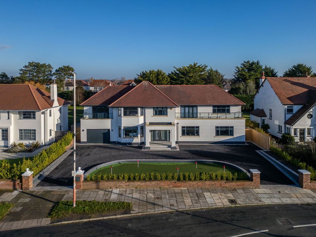 Property photo 3 of 59