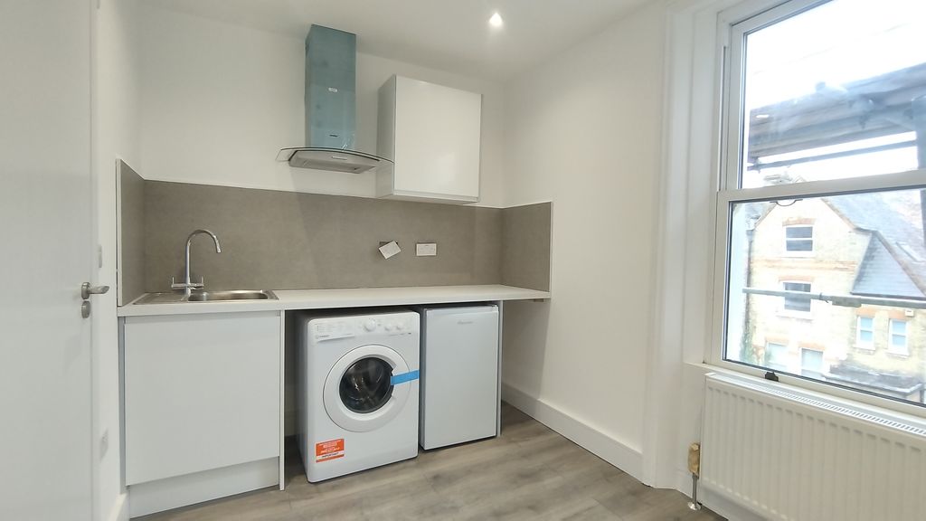 Property photo 3 of 5 Bedroom 1