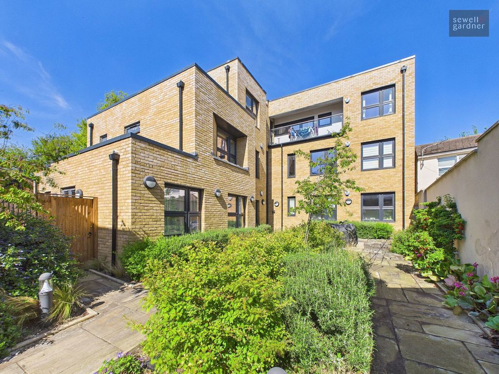 Property photo 1 of 15