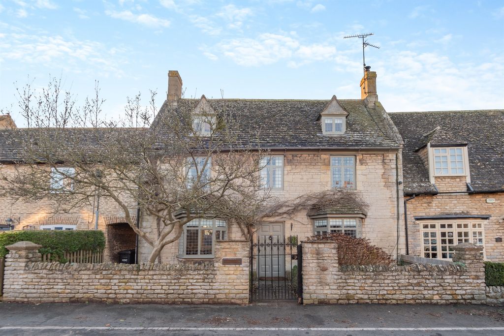 Property photo 1 of 18