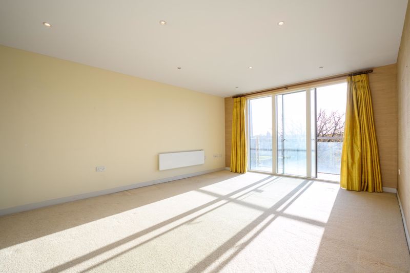 Property photo 3 of 11 Photo 8