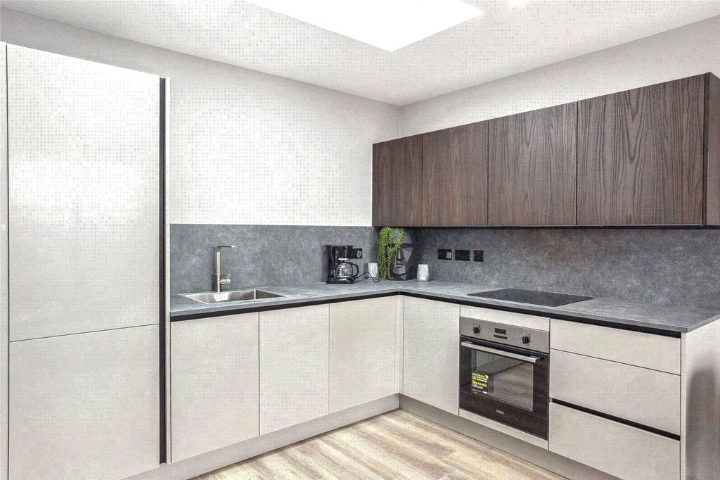 Property photo 3 of 10 Kitchen