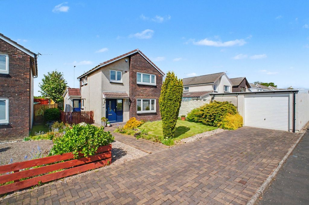 Property photo 1 of 32