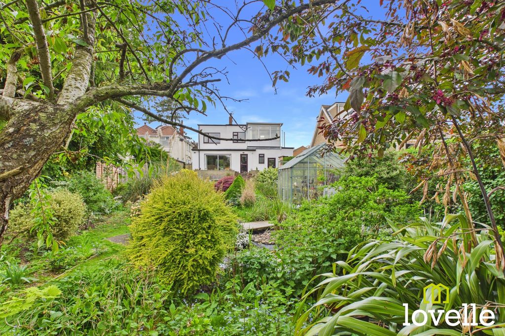 Property photo 3 of 27