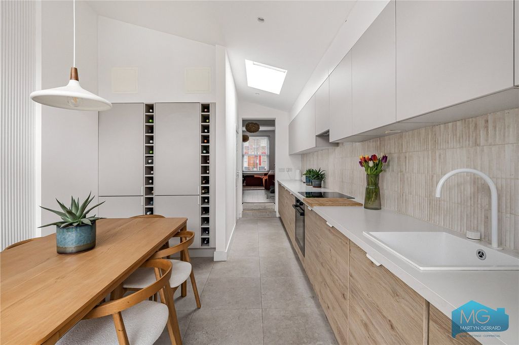 Property photo 2 of 15 Picture No. 04